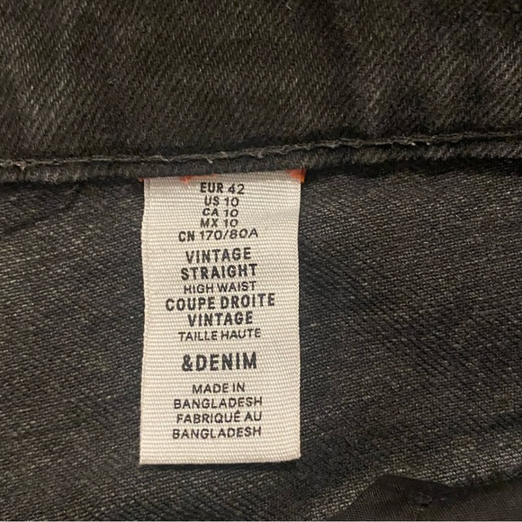 Vintage Straight High Waste Distressed Denim.      Size 10 - Picture 4 of 8